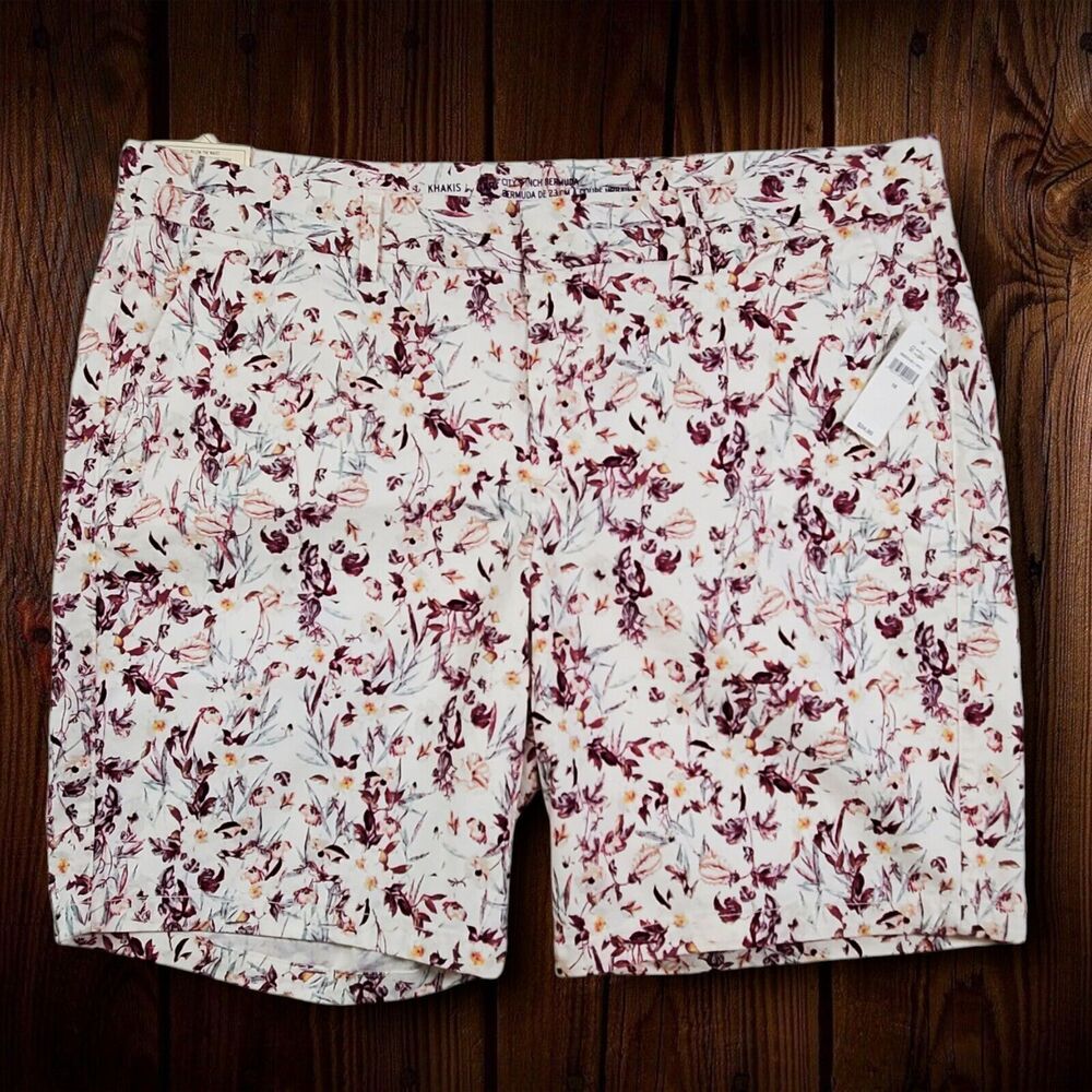 Khakis By Gap Women's Shorts Size 18 City 9 Inch Bermuda White Background Floral